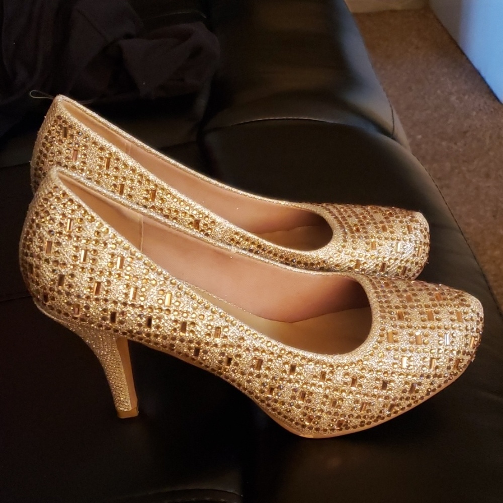 Heels - Picture 1 of 3